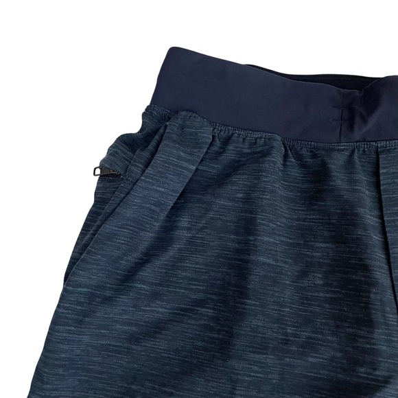 lululemon Men’s T.H.E. Short Linerless 9” Heather Iron Blue True Navy - Picture 8 of 16